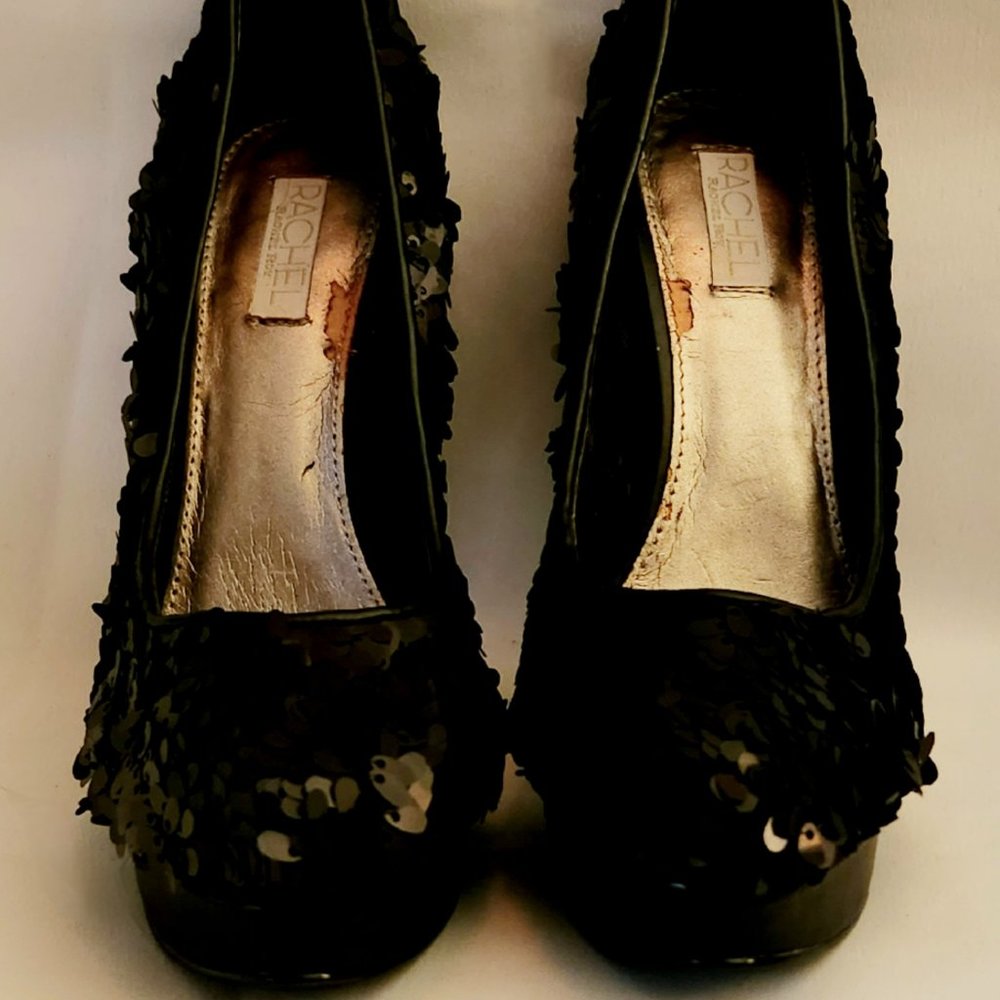Well worn Rachel Roy Women's Keedan Black heel